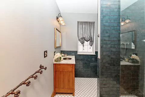 1661 Pullan, Cincinnati, OH 45223 photo 25