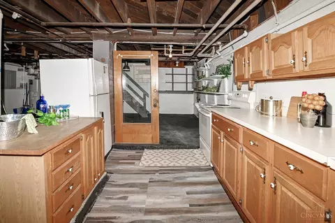 1661 Pullan, Cincinnati, OH 45223 photo 46