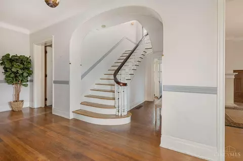 938 Lenox, Cincinnati, OH 45229 photo 8