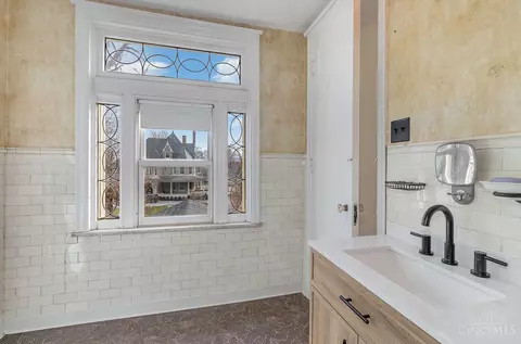 938 Lenox, Cincinnati, OH 45229 photo 20