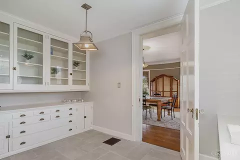 938 Lenox, Cincinnati, OH 45229 photo 13