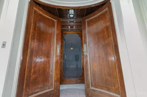 938 Lenox, Cincinnati, OH 45229 photo 4