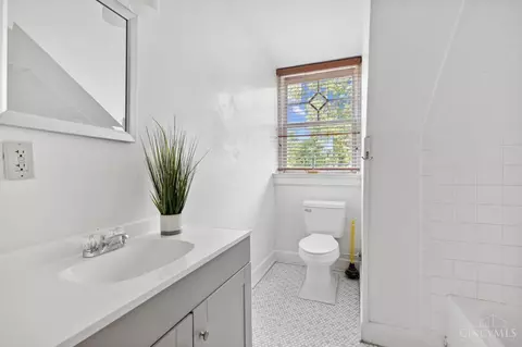 938 Lenox, Cincinnati, OH 45229 photo 24