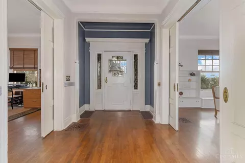 938 Lenox, Cincinnati, OH 45229 photo 5