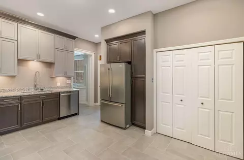 938 Lenox, Cincinnati, OH 45229 photo 15