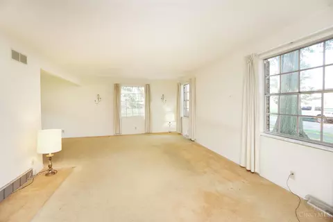 13 Junefield, Greenhills, OH 45218 photo 6