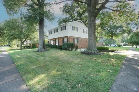 13 Junefield, Greenhills, OH 45218 photo 2