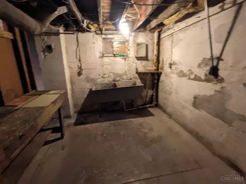 3683 Vine, Cincinnati, OH 45220 photo 2