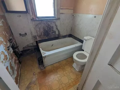 3683 Vine, Cincinnati, OH 45220 photo 5