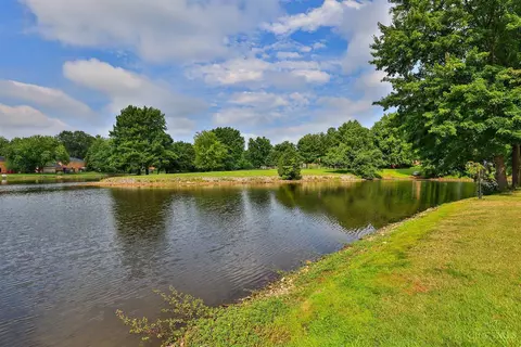 9021 Winthrop Dr, Montgomery, OH 45249 photo 5