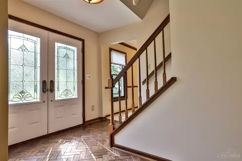 9021 Winthrop Dr, Montgomery, OH 45249 photo 6