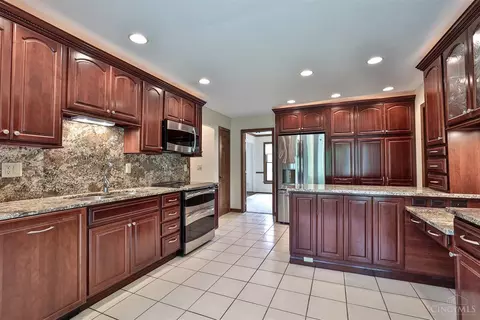 9021 Winthrop Dr, Montgomery, OH 45249 photo 10