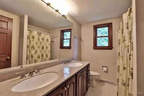 9021 Winthrop Dr, Montgomery, OH 45249 photo 25