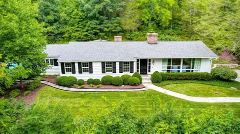 5750 Given Rd, Cincinnati, OH 45243 photo 2