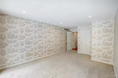 5750 Given Rd, Cincinnati, OH 45243 photo 39