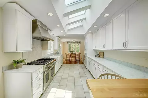 5750 Given Rd, Cincinnati, OH 45243 photo 15