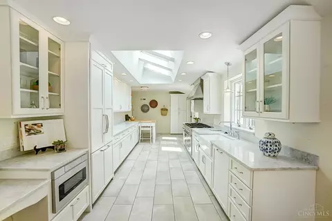5750 Given Rd, Cincinnati, OH 45243 photo 11