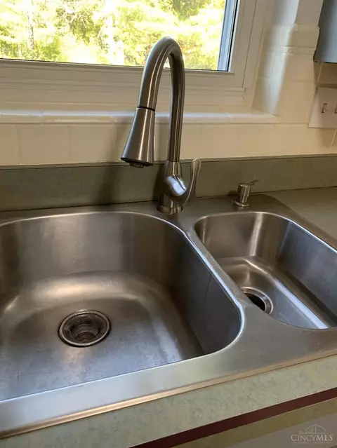 2160 Compton, Cincinnati, OH 45231 photo 9