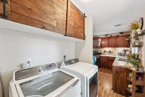277 Nelson, Cincinnati, OH 45246 photo 25