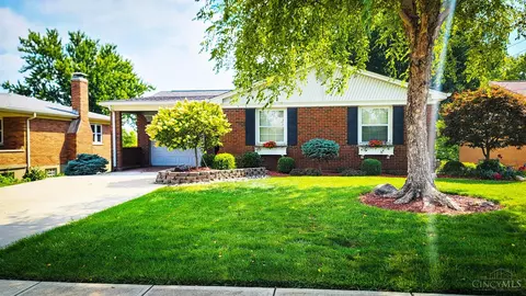 5936 Fawnridge Ct, Cincinnati, OH 45239