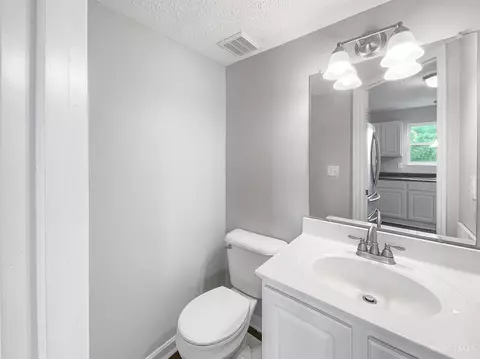188 Huntington Dr, Hamilton Township, OH 45039