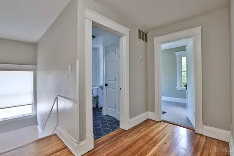 4122 Watterson St, Cincinnati, OH 45227 photo 23