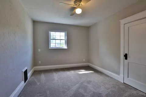 4122 Watterson St, Cincinnati, OH 45227 photo 13