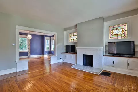 4122 Watterson St, Cincinnati, OH 45227 photo 3