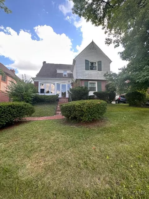 1111 Sunnyslope Dr, Cincinnati, OH 45229