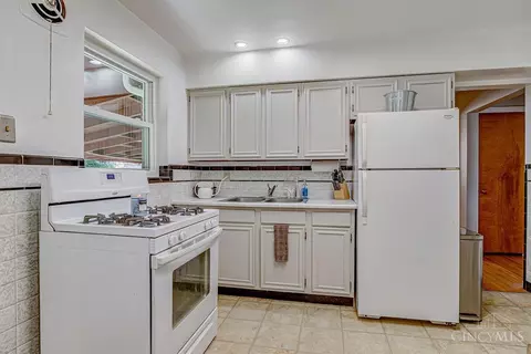 449 Kitty Ln, Cincinnati, OH 45238 photo 19