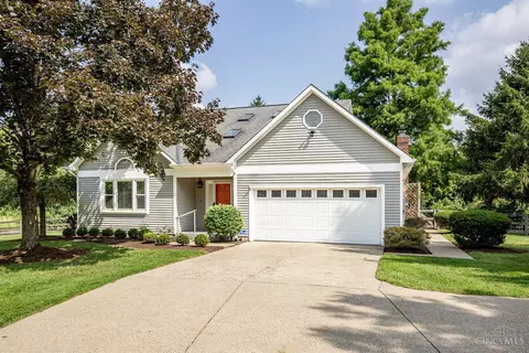 860 Bradbury, Cincinnati, OH 45245 photo 2