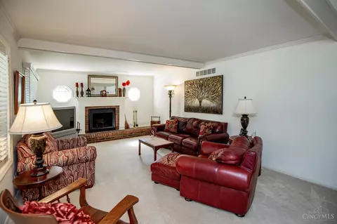 860 Bradbury, Cincinnati, OH 45245 photo 20