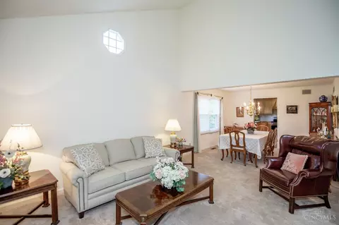 860 Bradbury, Cincinnati, OH 45245 photo 8