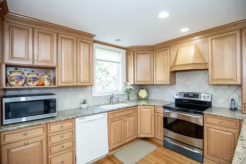 860 Bradbury, Cincinnati, OH 45245 photo 14