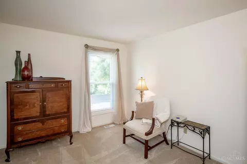 860 Bradbury, Cincinnati, OH 45245 photo 31