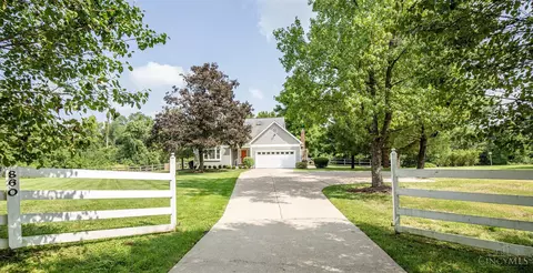 860 Bradbury, Cincinnati, OH 45245