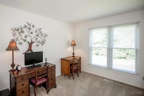 860 Bradbury, Cincinnati, OH 45245 photo 28