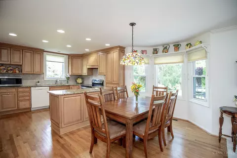 860 Bradbury, Cincinnati, OH 45245 photo 17
