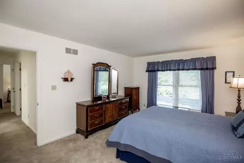 860 Bradbury, Cincinnati, OH 45245 photo 33