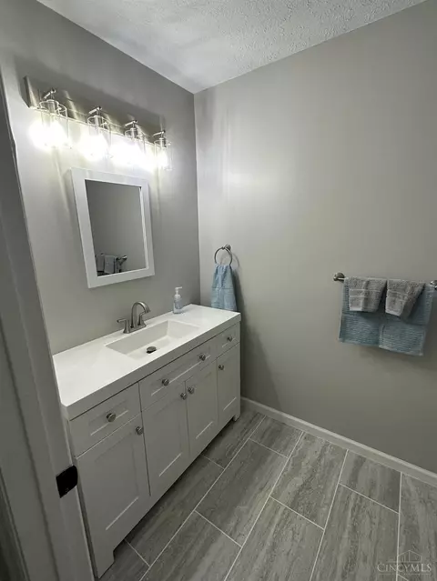 834 Wingate Dr, Cincinnati, OH 45245 photo 24