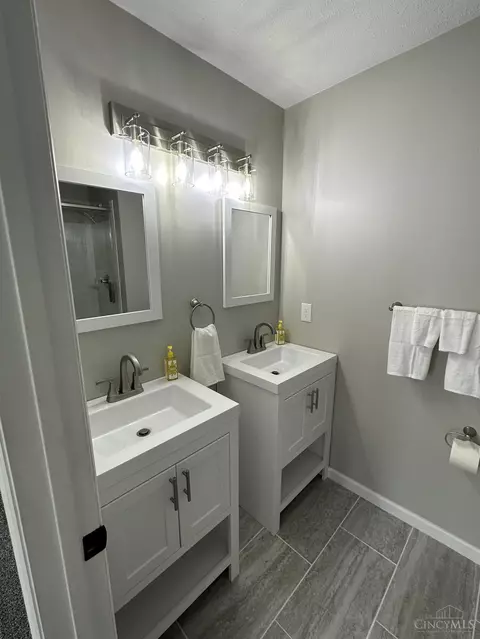 834 Wingate Dr, Cincinnati, OH 45245 photo 19