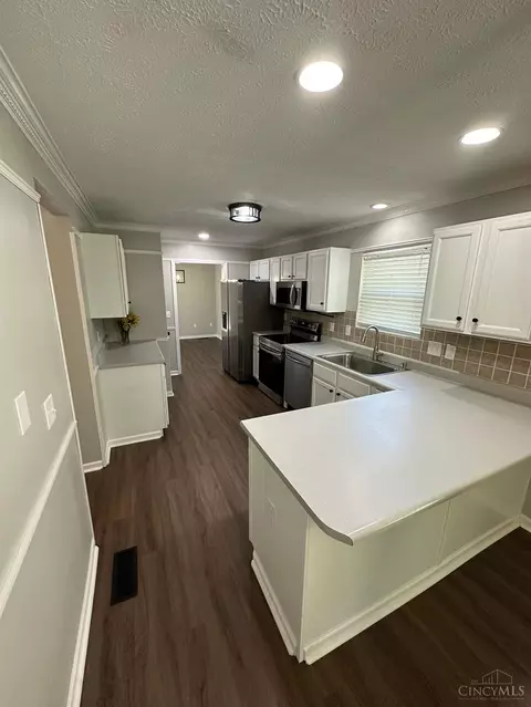 834 Wingate Dr, Cincinnati, OH 45245 photo 9