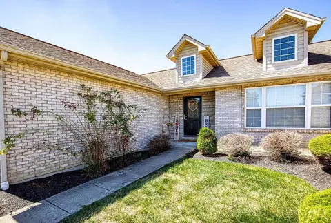 2127 Castle Pnes, Hamilton, OH 45013
