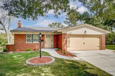 4242 Marcrest Dr, Cincinnati, OH 45211
