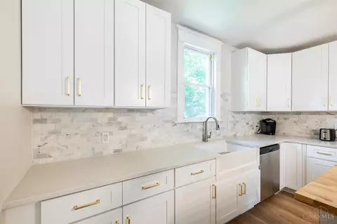 234 Helen St, Cincinnati, OH 45219 photo 8