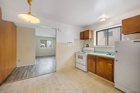 2958 Ferguson, Cincinnati, OH 45238 photo 7