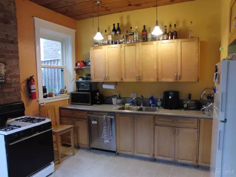 2355 Flora St, Cincinnati, OH 45219 photo 4