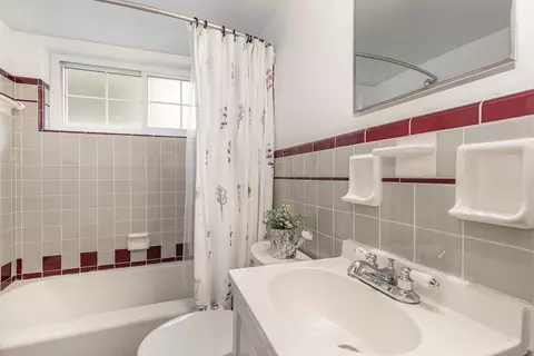 1609 Sutton, Cincinnati, OH 45230 photo 14