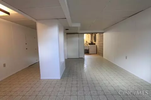 4104 Independence Dr, Cincinnati, OH 45255 photo 8