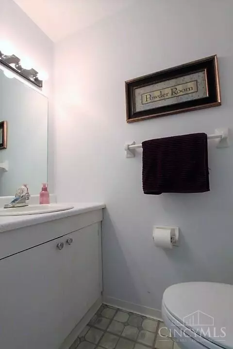 4104 Independence Dr, Cincinnati, OH 45255 photo 7